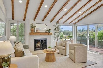 12880 Circulo Dardo in San Diego, CA - Building Photo - Building Photo