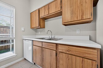 9809 Richmond Ave. in Houston, TX - Building Photo - Building Photo