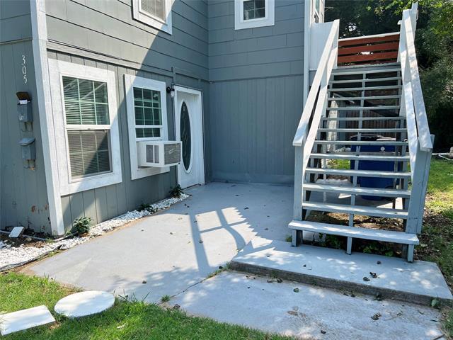 305 S Preston St in Ennis, TX - Building Photo - Building Photo