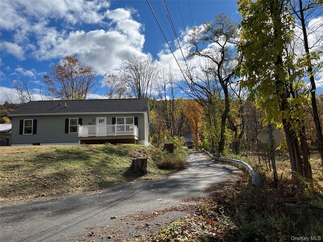 148 Port Ben Rd in Wawarsing, NY - Building Photo - Building Photo