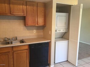 2847 N 46th Ave in Phoenix, AZ - Building Photo - Building Photo
