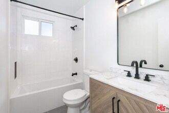 955 Croft Ave in Los Angeles, CA - Building Photo - Building Photo