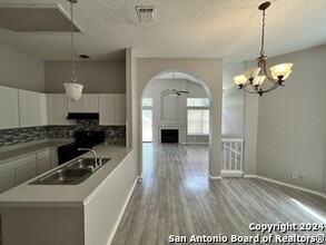 4118 Sunrise Pt Dr in San Antonio, TX - Building Photo - Building Photo