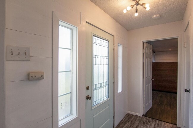 3428 Nicolet Ln in Redding, CA - Building Photo - Building Photo