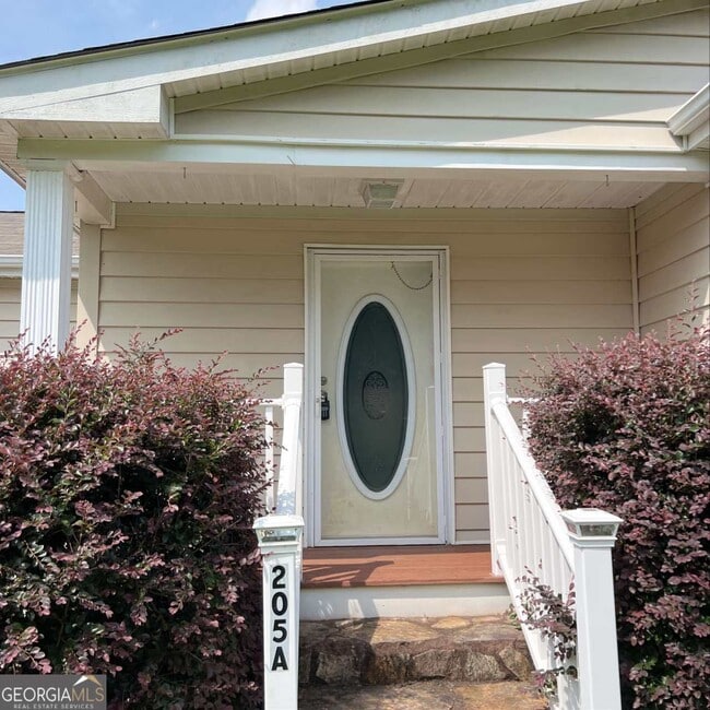 205 Tom Fletcher Rd in Carrollton, GA - Foto de edificio - Building Photo