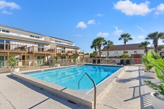 8115 Thomas Dr in Panama City, FL - Building Photo - Building Photo