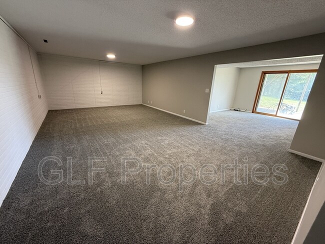 1910 S 5th St in Beatrice, NE - Building Photo - Building Photo