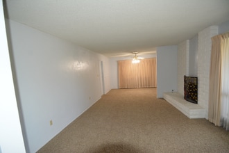 6017 Friant Dr in Bakersfield, CA - Building Photo - Building Photo