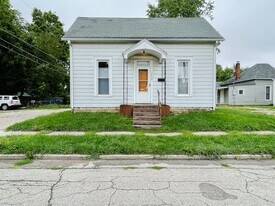 1602 W Main St in Muncie, IN - Building Photo