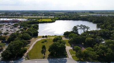 2511 S Jenkins Rd in Fort Pierce, FL - Building Photo - Building Photo