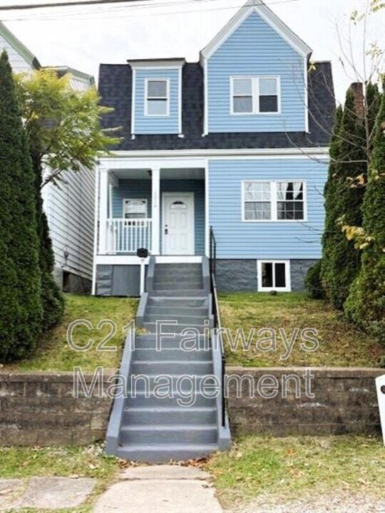 1218 Rodgers St in Pittsburgh, PA - Foto de edificio