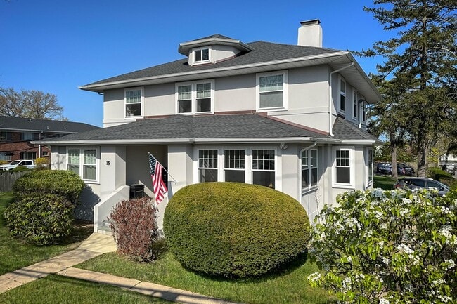 property at 15 S Saxon Ave
