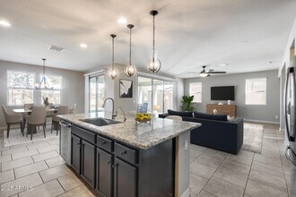 9944 W Louise Dr in Peoria, AZ - Building Photo - Building Photo