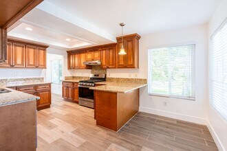1119 Carmel Cir in Fullerton, CA - Foto de edificio - Building Photo