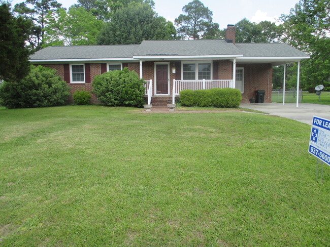 property at 1730 Elmwood Dr