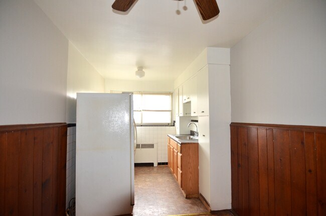 7240 Reading Rd, Unit 4 in Cincinnati, OH - Foto de edificio - Building Photo