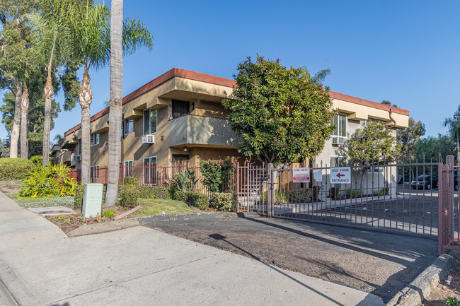 Las Palmas Villas in San Diego, CA - Building Photo - Primary Photo