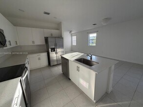 2631 SE 11th St in Homestead, FL - Building Photo - Building Photo