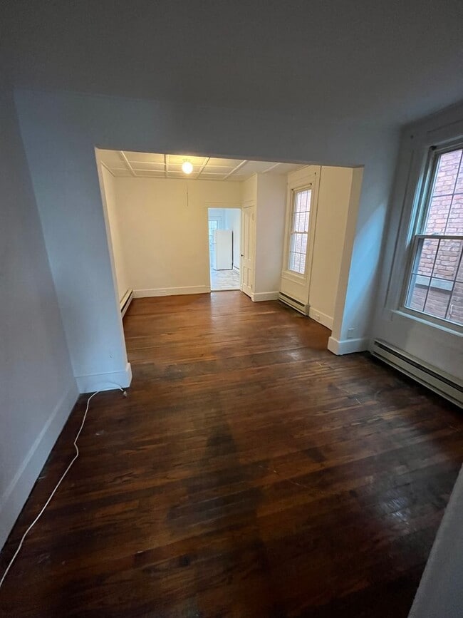 11 Hooker Ave in Poughkeepsie, NY - Foto de edificio - Building Photo