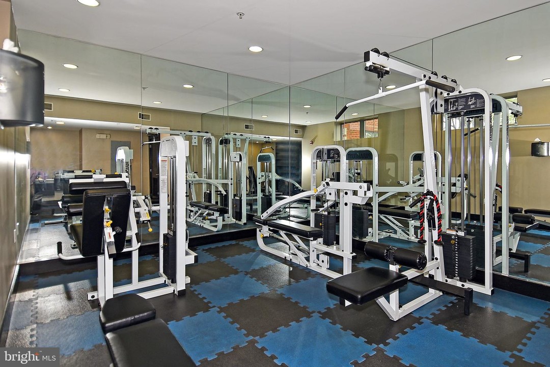 1800 Wilson Blvd-Unit -345 in Arlington, VA - Building Photo