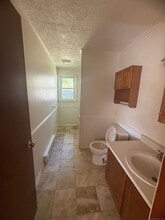 75 Harold Rd in Farmington, CT - Building Photo - Building Photo
