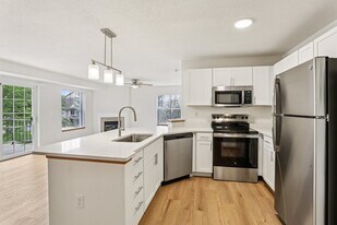 Midtown Terrace in Madison, WI - Building Photo