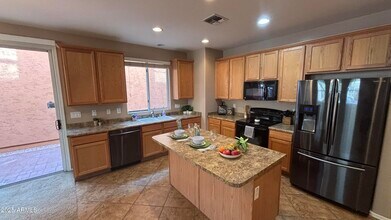 2014 N 77th Glen in Phoenix, AZ - Building Photo - Building Photo