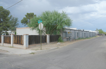 2538 N Forgeus Ave in Tucson, AZ - Building Photo - Building Photo