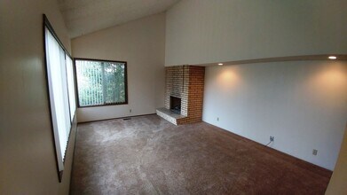 2170-2172 McLean Blvd in Eugene, OR - Building Photo - Building Photo