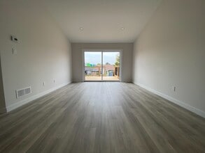 11 Clara Cres in Chatham, ON - Building Photo - Building Photo