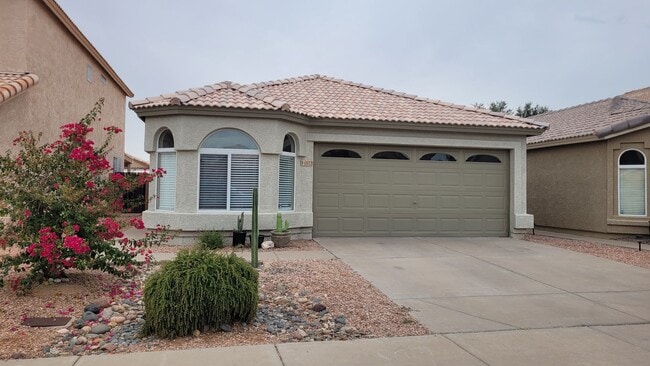 property at 4523 E Glenhaven Dr