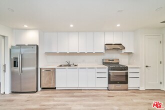 951 S Wilton Pl in Los Angeles, CA - Building Photo - Building Photo