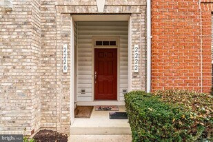 2222 Margraf Cir in Woodbridge, VA - Building Photo