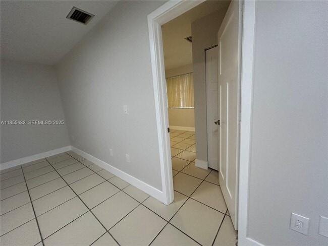 25 W 4th St in Hialeah, FL - Building Photo - Building Photo