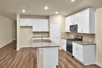 376 Scenic Point Dr, Unit 704 in Princeton, TX - Building Photo - Building Photo