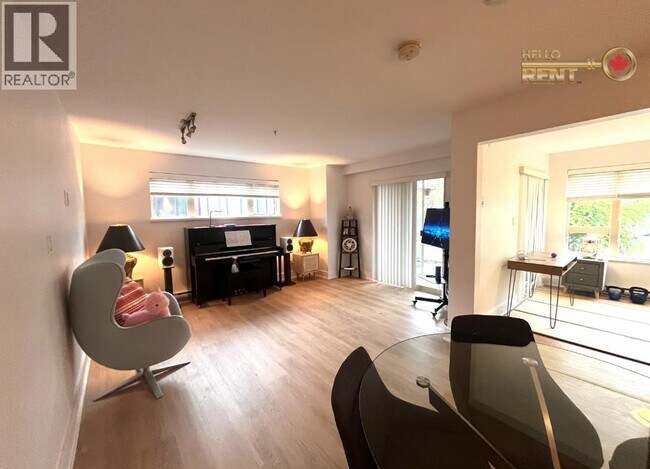 2138 Old Dollarton Rd in North Vancouver, BC - Building Photo - Building Photo