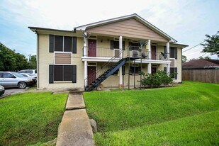 9406 Grannis St in Houston, TX - Building Photo
