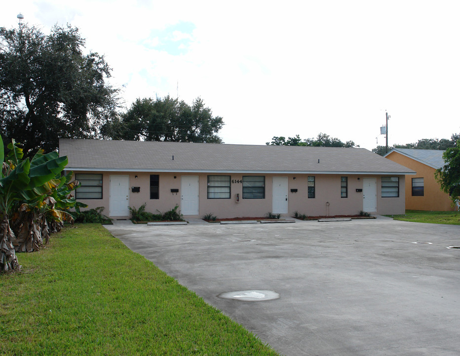 6144 SW 35th St in Miramar, FL - Building Photo