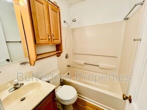 2718 Robin Hood Dr in Greensboro, NC - Building Photo - Building Photo