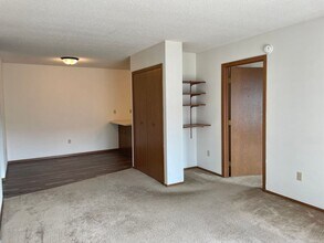 3203 15th Ave S in Fargo, ND - Foto de edificio - Building Photo