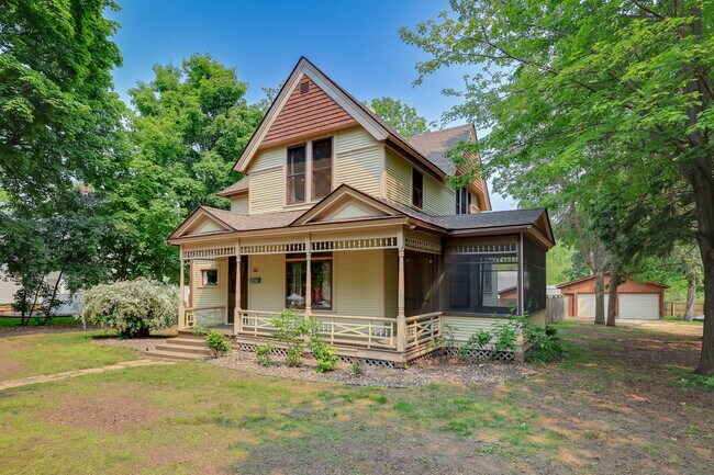 116 N 4th St in River Falls, WI - Building Photo - Building Photo