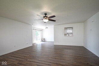 1723 Farm Meadow Dr in Greenwood, IN - Building Photo - Building Photo