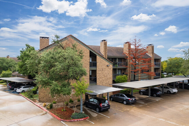 8888 Tallwood Dr in Austin, TX - Foto de edificio - Building Photo