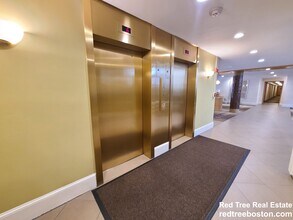 101 Monmouth St in Brookline, MA - Building Photo - Building Photo