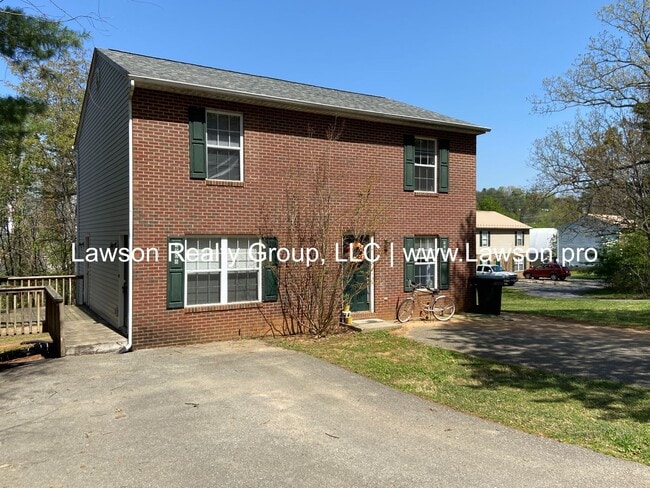 property at 5506-5508 Woodland Ln