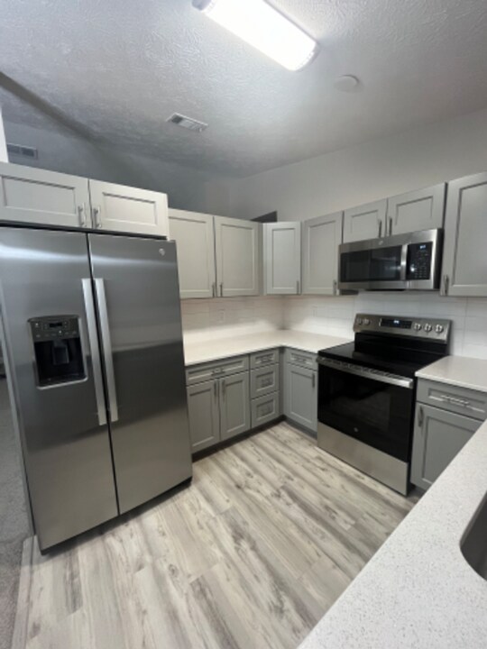 5304 Seagrape Dr in Fort Pierce, FL - Building Photo