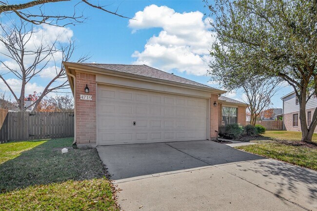 property at 4719 Silver Spruce Ln