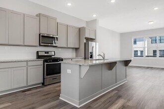 2775 Bell Dr SE in Smyrna, GA - Building Photo - Building Photo