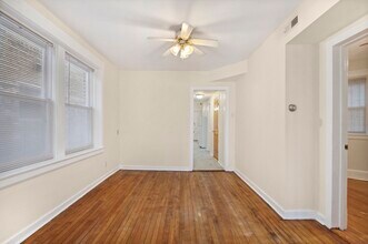 2541 W Carmen Ave, Unit Garden in Chicago, IL - Building Photo - Building Photo