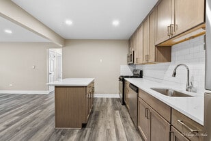 7600 W Lawrence Ave, Unit 2 in Harwood Heights, IL - Building Photo